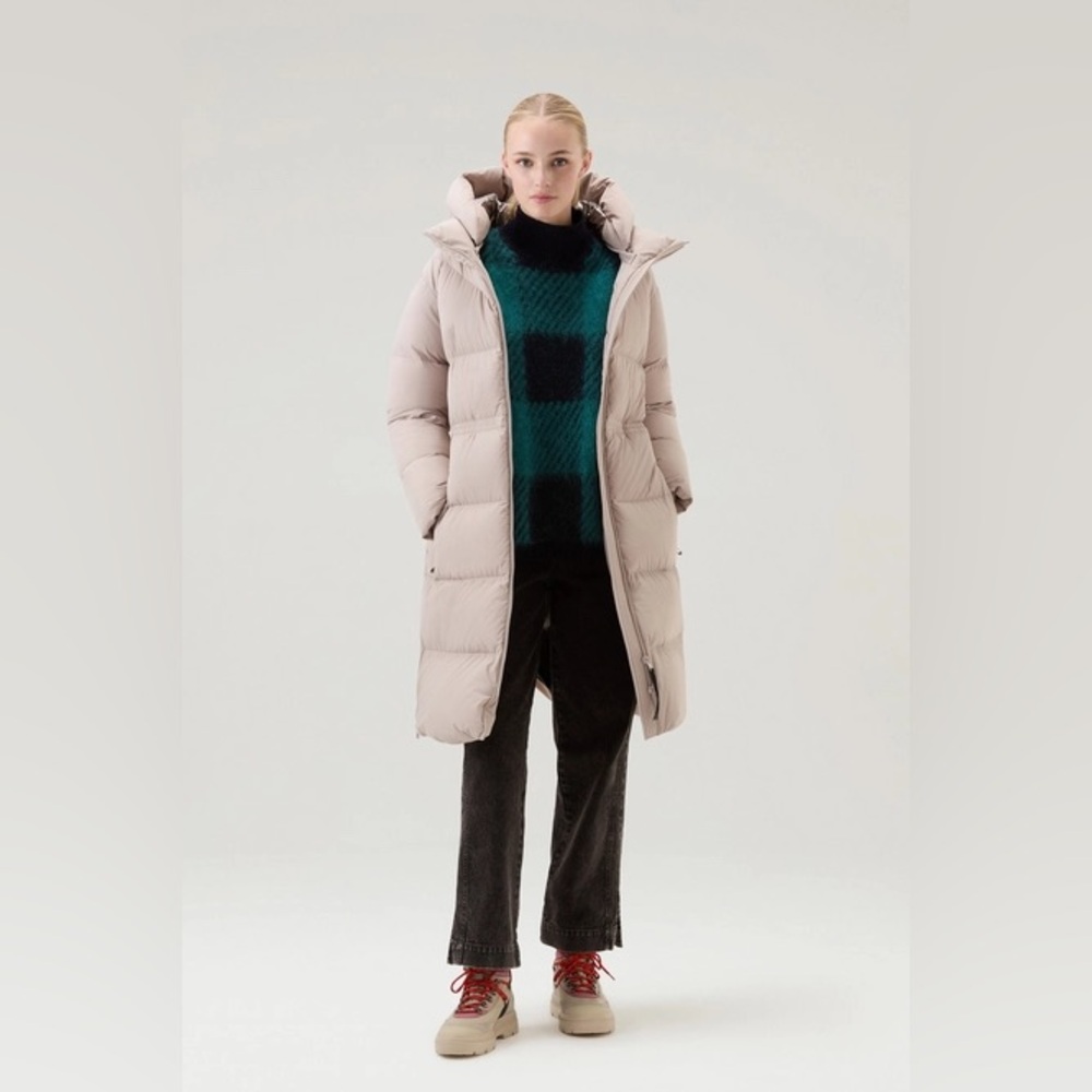 Woolrich Light Taupe Long Down Parka Stretch Nylon Hood - Picture 9 of 10